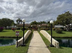 3405 NW 48th Ave 401, Lauderdale Lakes FL 33319