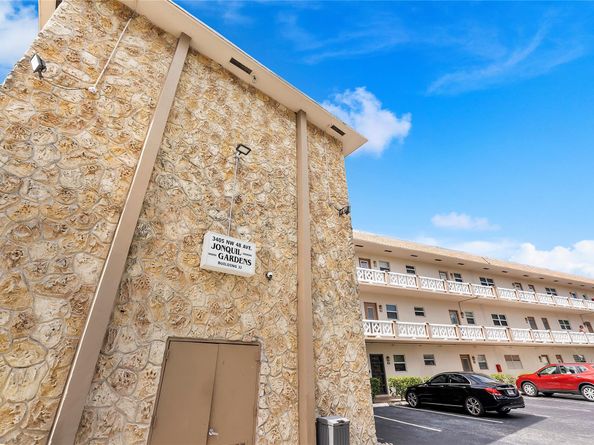 3405 NW 48th Ave 401, Lauderdale Lakes FL 33319