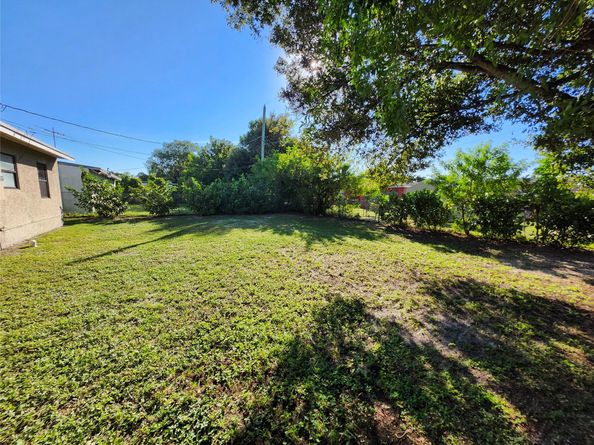 942 NW 12th St, Fort Lauderdale FL 33311