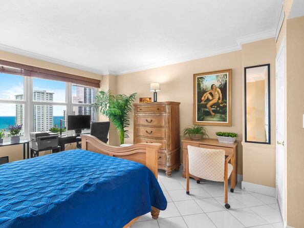 3333 NE 34th St 1214, Fort Lauderdale FL 33308