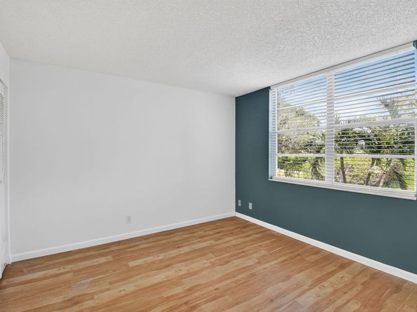 5340 NW 2nd Avenue 220, Boca Raton FL 33487