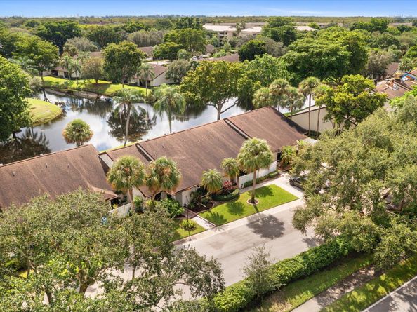 3276 Carambola Circle S, Coconut Creek FL 33066