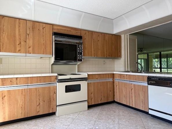 11280 Green Lake Dr 203, Boynton Beach FL 33437