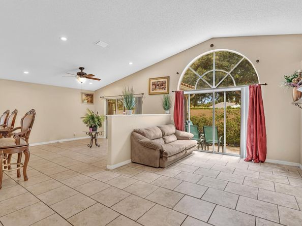 10946 Crescendo Cir, Boca Raton FL 33498