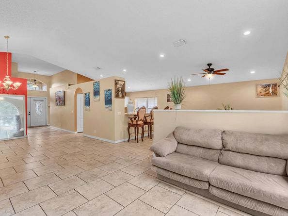 10946 Crescendo Cir, Boca Raton FL 33498