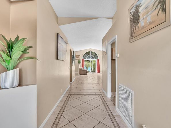 10946 Crescendo Cir, Boca Raton FL 33498