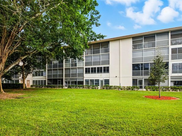 2404 Antigua Cir D4, Coconut Creek FL 33066