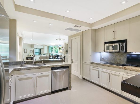 550 SE Mizner Blvd B209, Boca Raton FL 33432