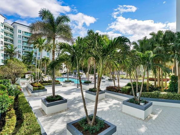 550 SE Mizner Blvd B209, Boca Raton FL 33432