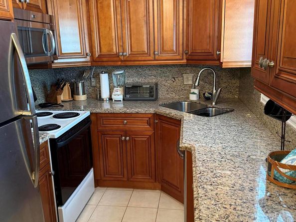 3160 Lake Osborne Drive 112, Lake Worth Beach FL 33461