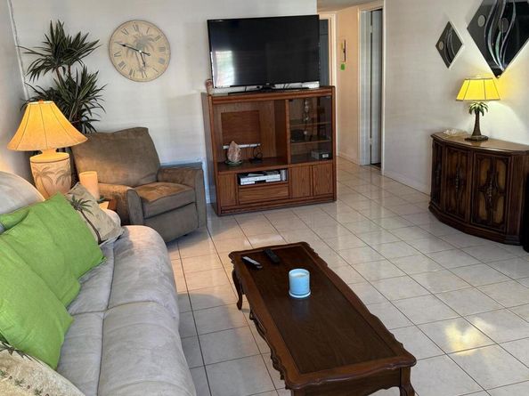 3160 Lake Osborne Drive 112, Lake Worth Beach FL 33461