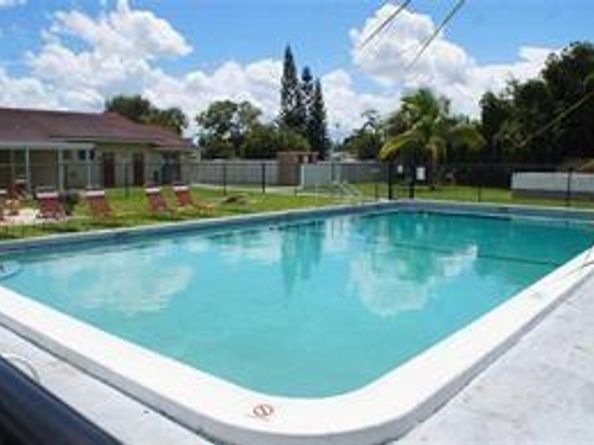1751 SW 83rd Ter, Davie FL 33324
