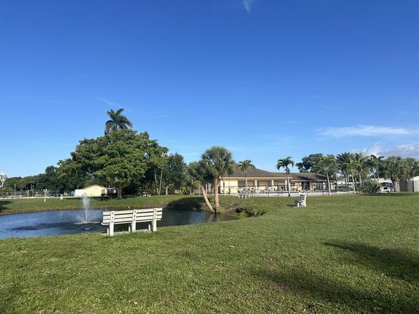 1751 SW 83rd Ter, Davie FL 33324