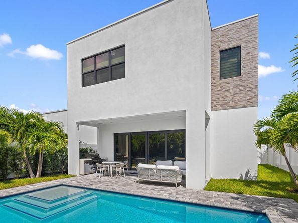 698 Jeffery Street, Boca Raton FL 33487