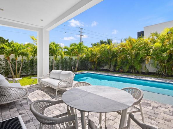 698 Jeffery Street, Boca Raton FL 33487