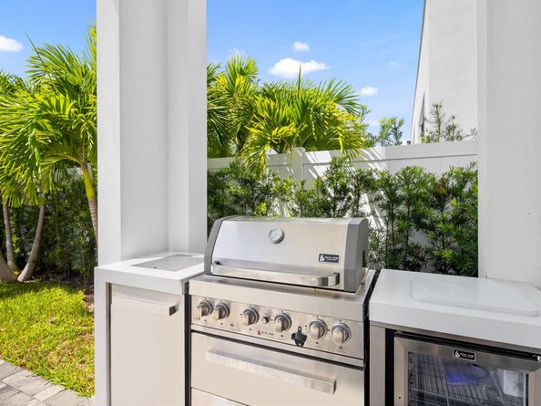 698 Jeffery Street, Boca Raton FL 33487