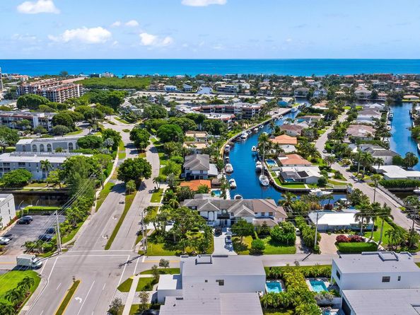 698 Jeffery Street, Boca Raton FL 33487