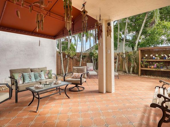 14163 SW 150th Ave, Miami FL 33196