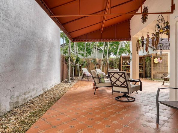 14163 SW 150th Ave, Miami FL 33196