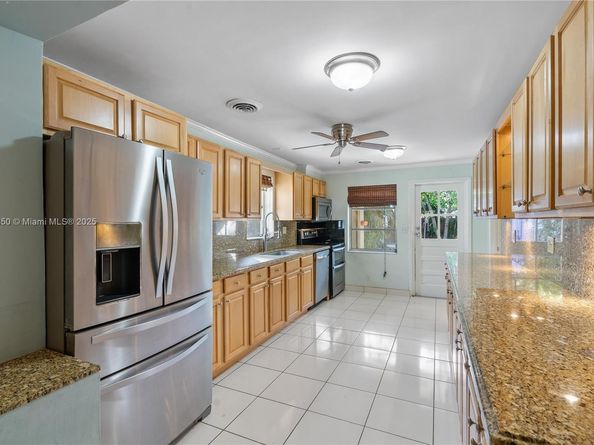 1337 NE 16th Ave, Fort Lauderdale FL 33304