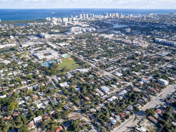 1337 NE 16th Ave, Fort Lauderdale FL 33304