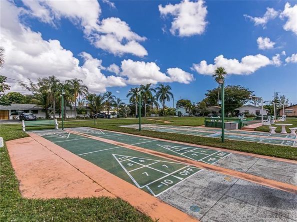 1000 SW 11th Ave 12A BLDG E, Hallandale Beach FL 33009