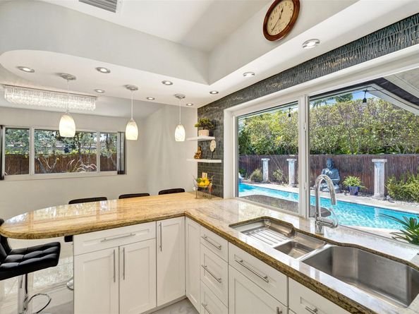 2732 NE 26th St, Fort Lauderdale FL 33305
