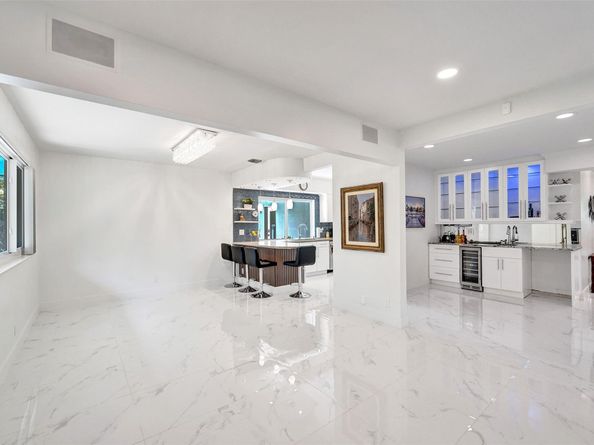 2732 NE 26th St, Fort Lauderdale FL 33305