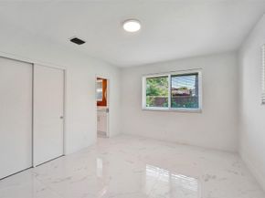 2732 NE 26th St, Fort Lauderdale FL 33305