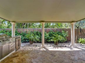 2732 NE 26th St, Fort Lauderdale FL 33305