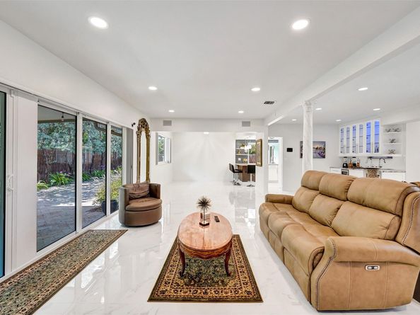 2732 NE 26th St, Fort Lauderdale FL 33305