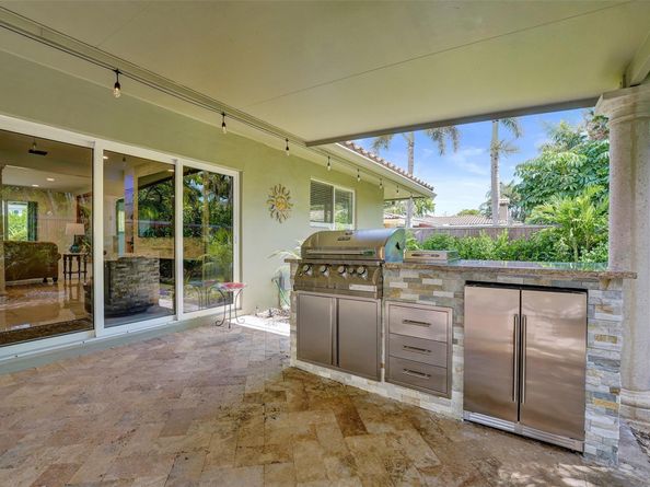 2732 NE 26th St, Fort Lauderdale FL 33305