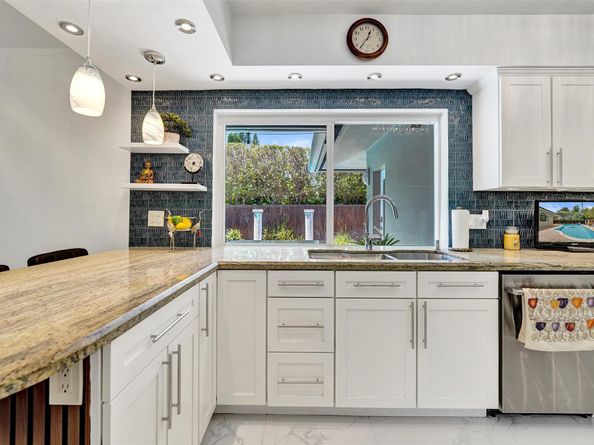 2732 NE 26th St, Fort Lauderdale FL 33305