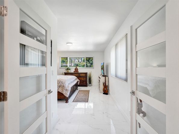 2732 NE 26th St, Fort Lauderdale FL 33305