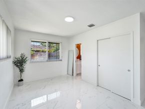 2732 NE 26th St, Fort Lauderdale FL 33305