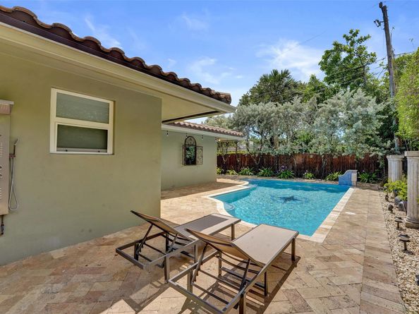 2732 NE 26th St, Fort Lauderdale FL 33305