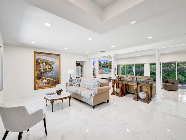 2732 NE 26th St, Fort Lauderdale FL 33305