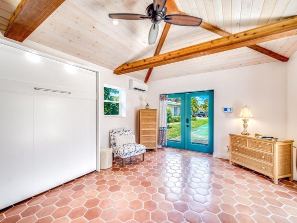 348 Alhambra Pl, West Palm Beach FL 33405