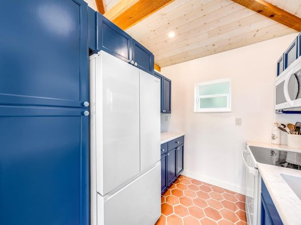 348 Alhambra Pl, West Palm Beach FL 33405