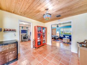 348 Alhambra Pl, West Palm Beach FL 33405