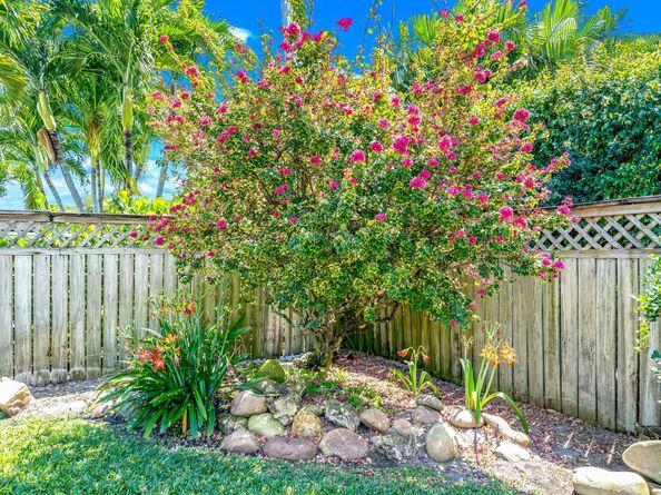 348 Alhambra Pl, West Palm Beach FL 33405