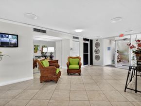 5340 NW 2nd Avenue 421, Boca Raton FL 33487