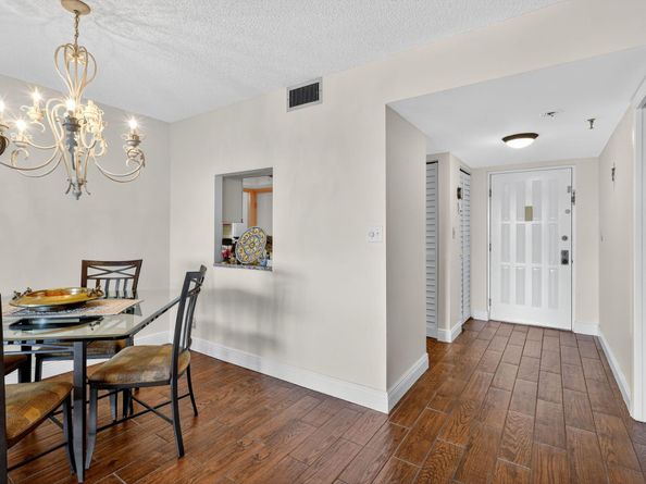 5340 NW 2nd Avenue 421, Boca Raton FL 33487