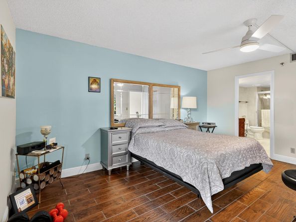 5340 NW 2nd Avenue 421, Boca Raton FL 33487