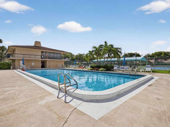 5340 NW 2nd Avenue 421, Boca Raton FL 33487