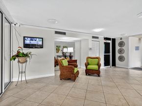 5340 NW 2nd Avenue 421, Boca Raton FL 33487