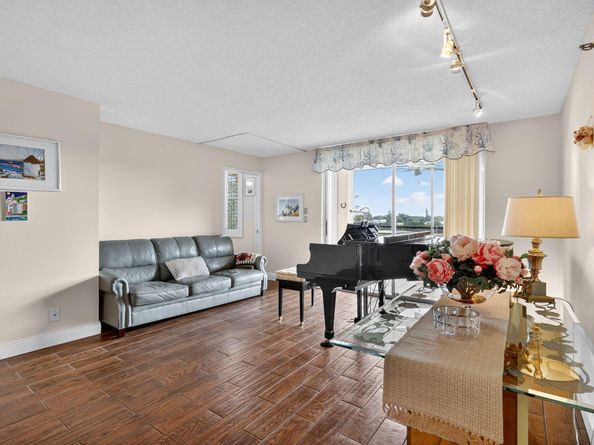 5340 NW 2nd Avenue 421, Boca Raton FL 33487