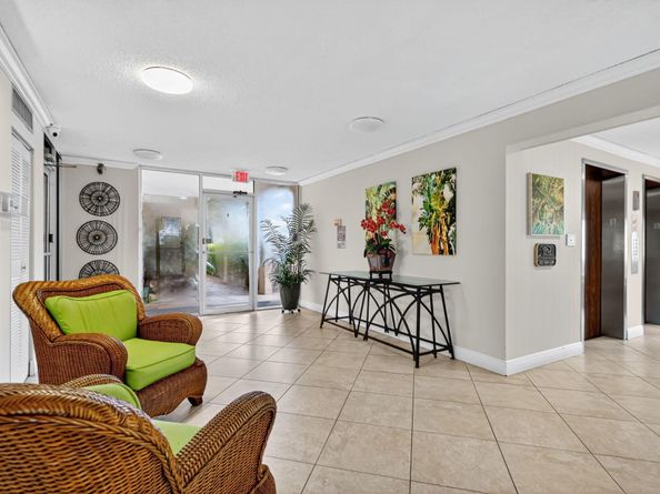 5340 NW 2nd Avenue 421, Boca Raton FL 33487