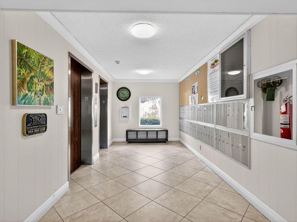 5340 NW 2nd Avenue 421, Boca Raton FL 33487