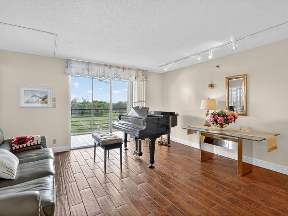 5340 NW 2nd Avenue 421, Boca Raton FL 33487